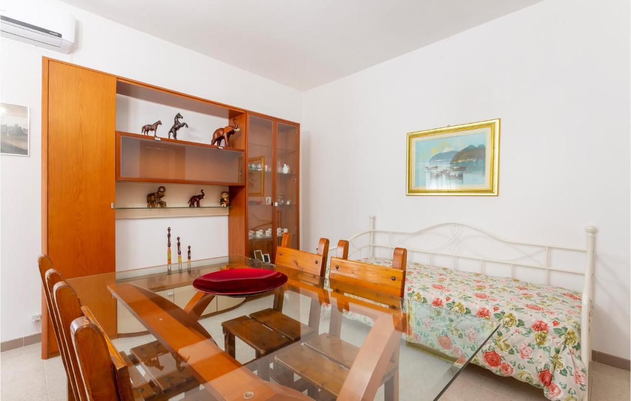 Lovely Apartment In Carovigno With Kitchen ภายนอก รูปภาพ